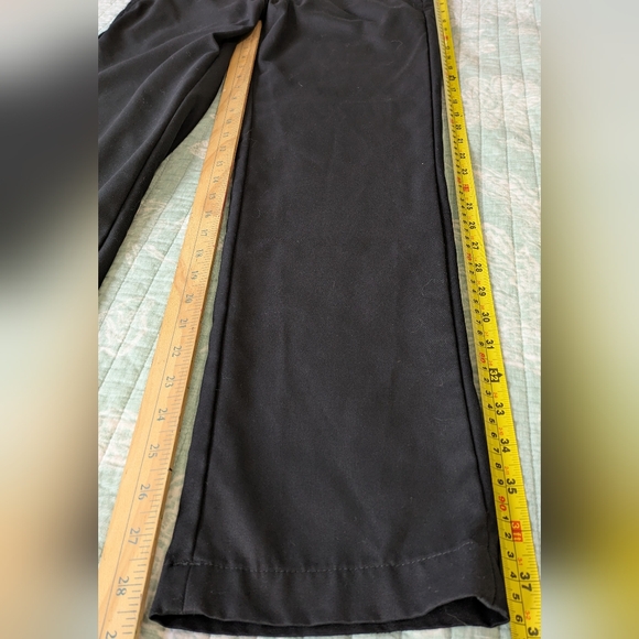 Amazon essentials Men's Black Pants. Slim 30x30". - Picture 3 of 7